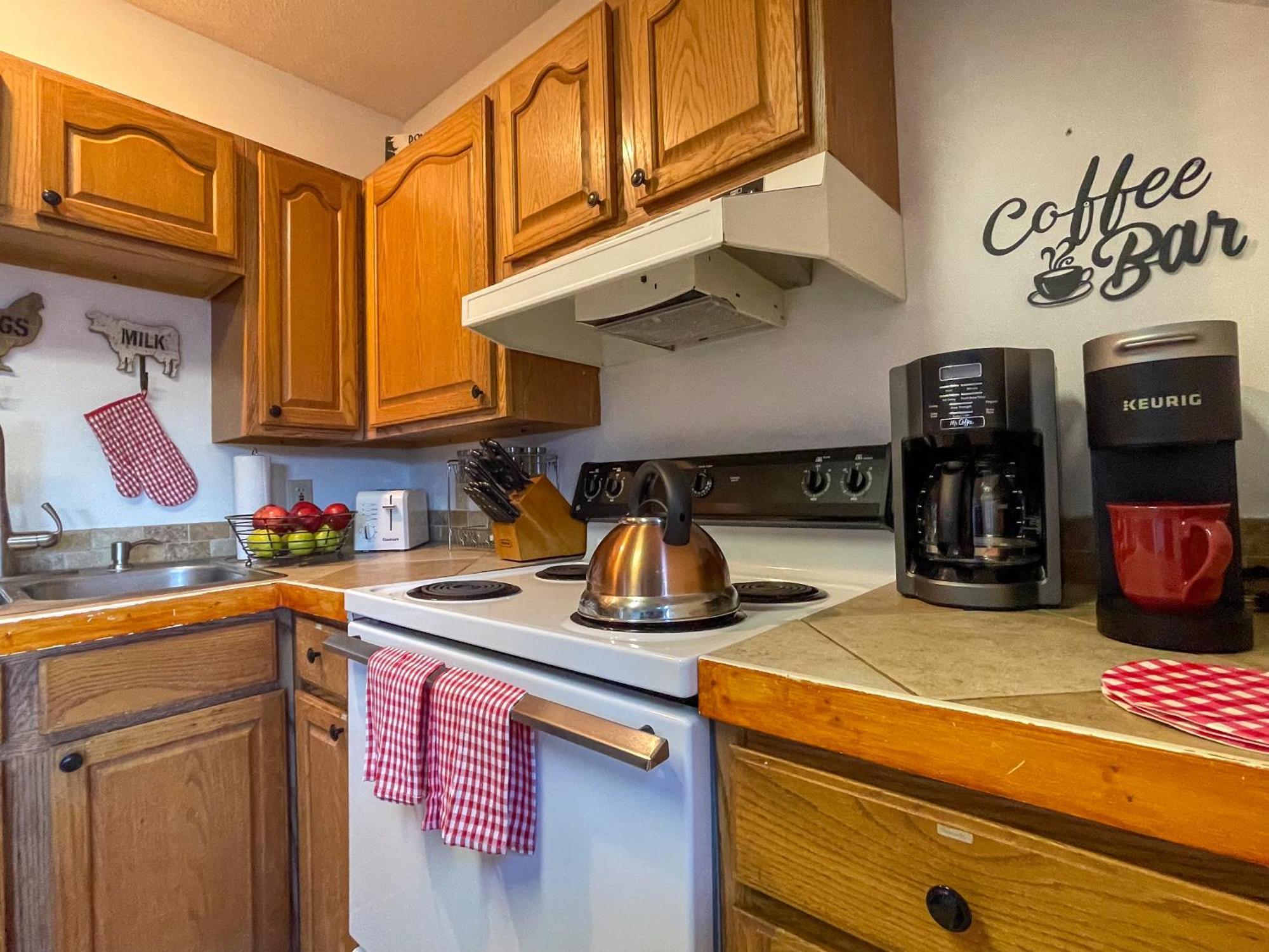 Heavenly View - Bear Themed Cabin, Hottub, Dog-Friendly, Near جاتلينبرج المظهر الخارجي الصورة