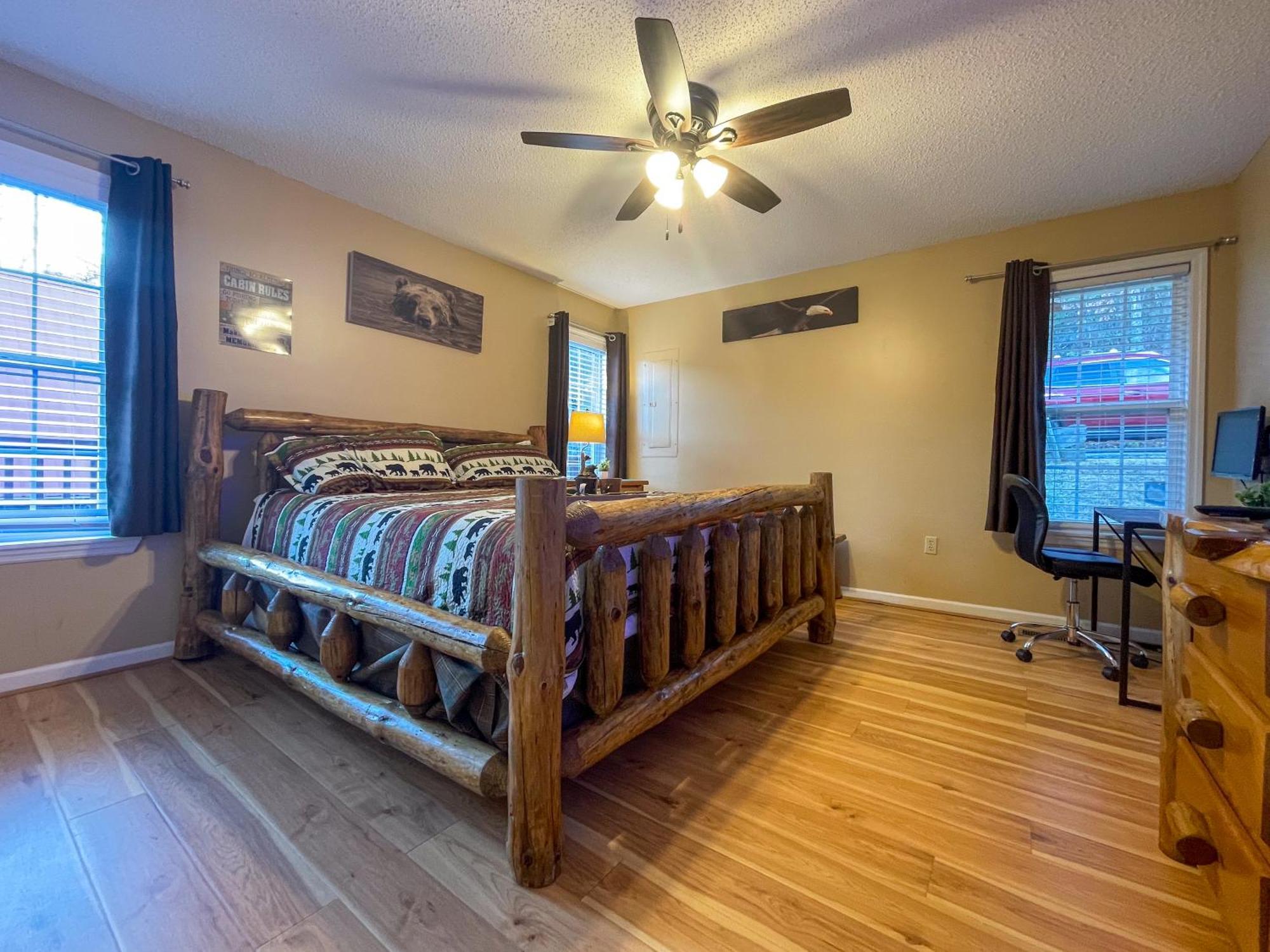 Heavenly View - Bear Themed Cabin, Hottub, Dog-Friendly, Near جاتلينبرج المظهر الخارجي الصورة