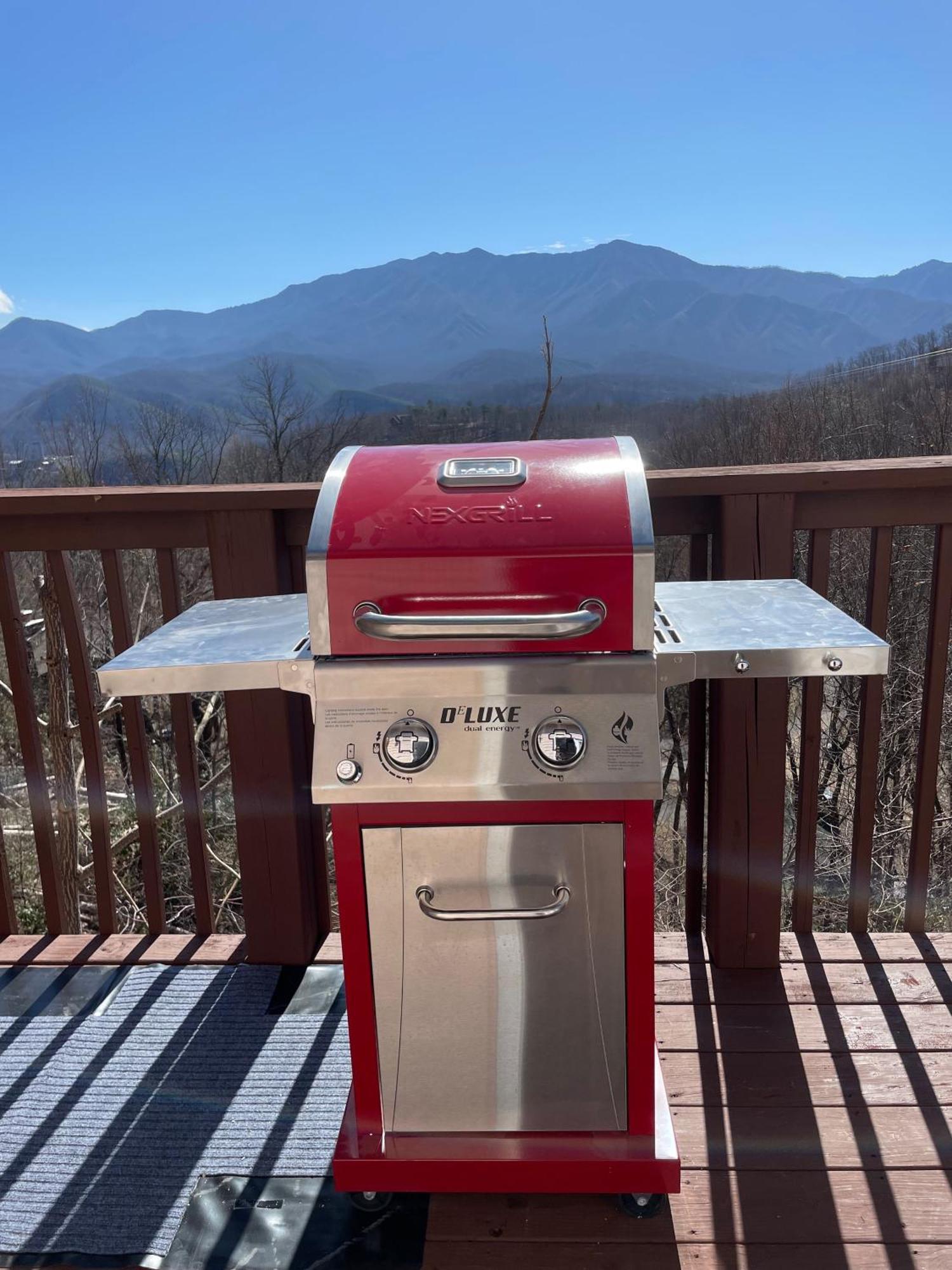 Heavenly View - Bear Themed Cabin, Hottub, Dog-Friendly, Near جاتلينبرج المظهر الخارجي الصورة